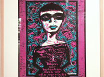 „Damit wär die Welt erklärt“, Krottenthaler, Linoldruck,, 2025